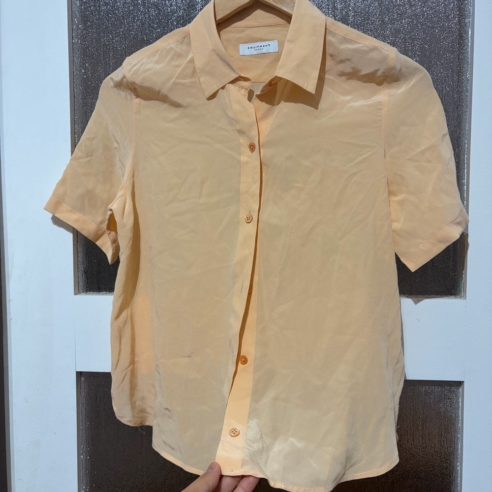 Equipment 100% Silk Short Sleeve Button Down Shirt - Picture 5 of 5